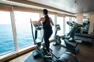 Salle de fitness du navire