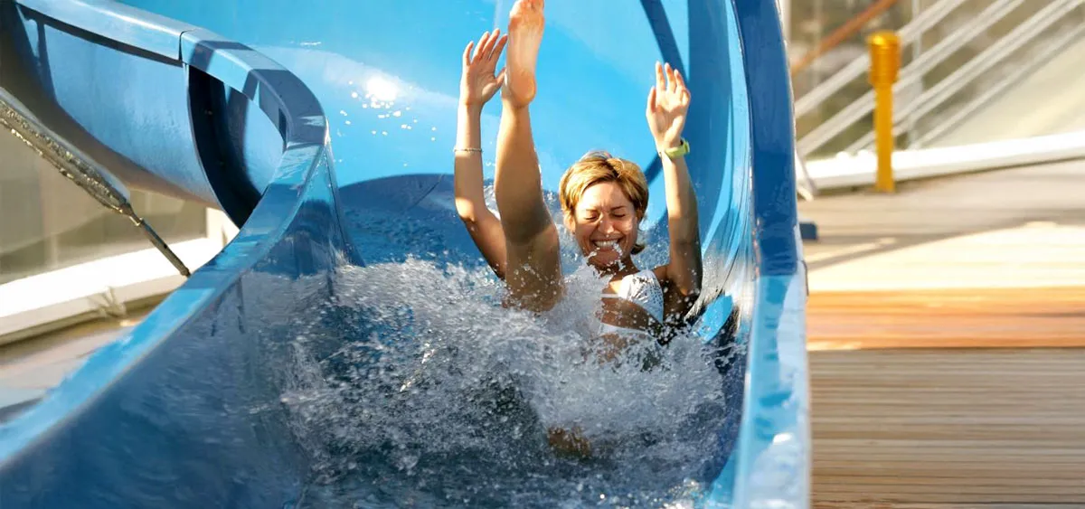 5- AQUA PARK & TOBOGGANS<br> RISAS Y EMOCIONES FUERTES GARANTIZADAS