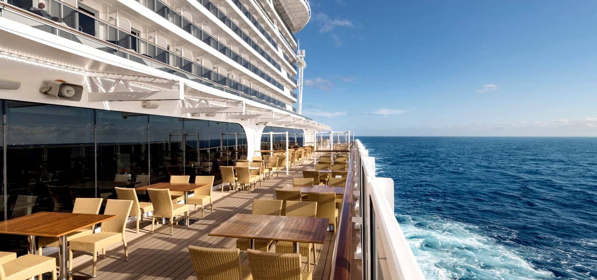 1- WATERFRONT BOARDWALK <br> VISTA PANORÁMICA DE 360°