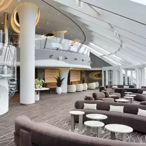 ¿A quién se dirige la compañía MSC YACHT CLUB?